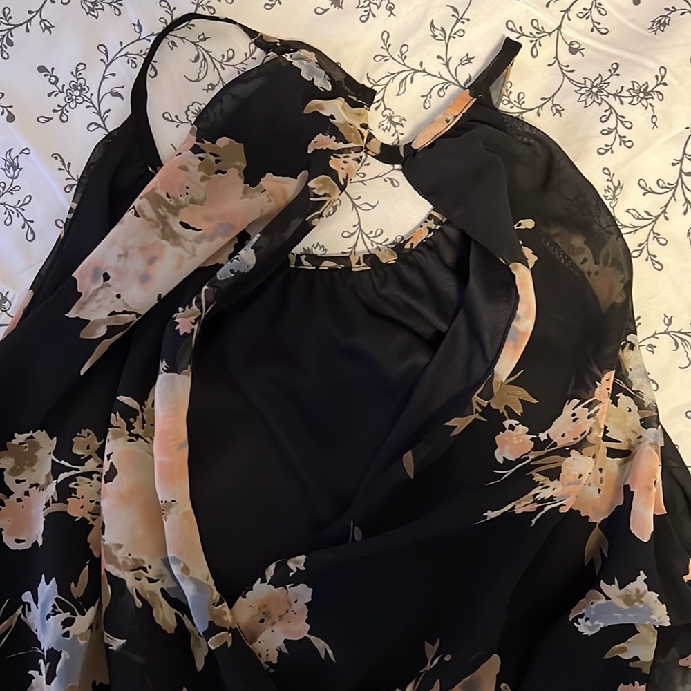 Floral Romper - Picture 4 of 4